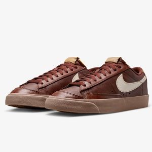 Nike Blazer Low ‘77 EMB 9